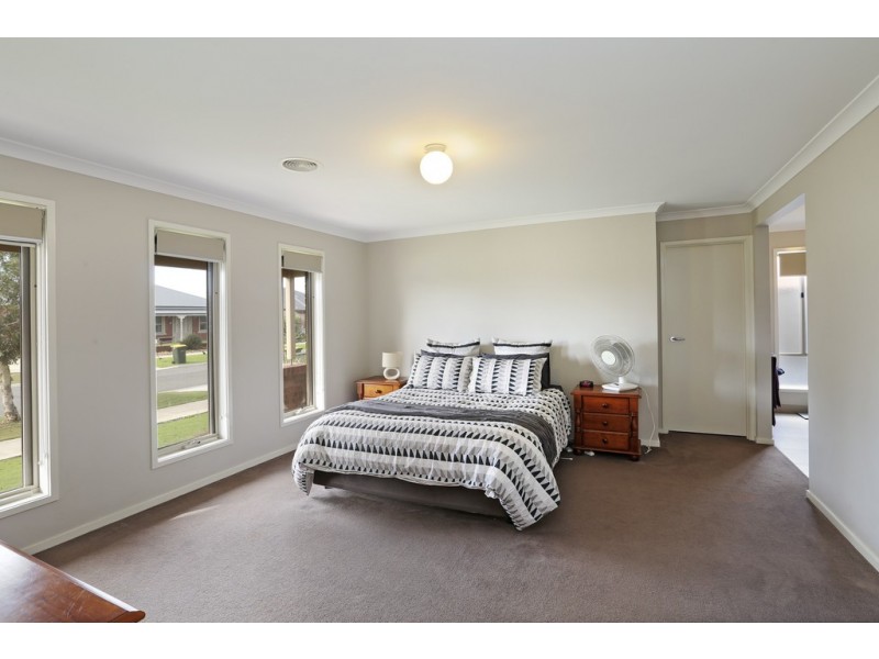 25 Mathieson Place, Lara VIC 3212