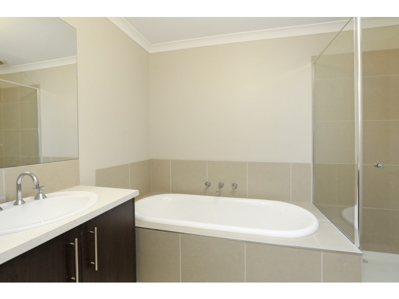 25 Mathieson Place, Lara VIC 3212