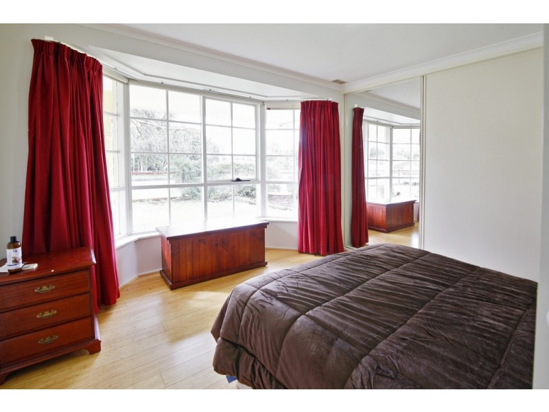 18 Oberon Drive, Belmont VIC 3216