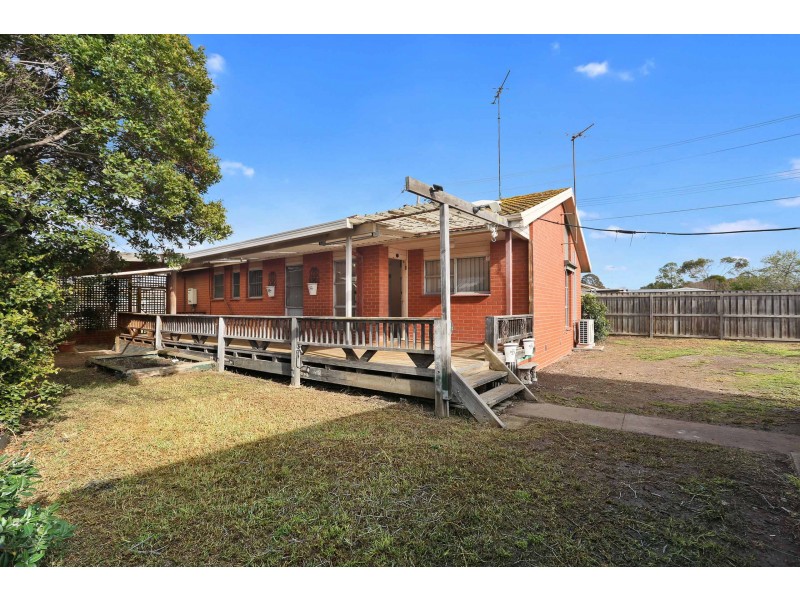 2 Fairbairn Drive, Corio VIC 3214