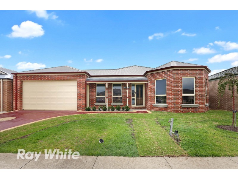 18 Raymond George Place, Lara VIC 3212