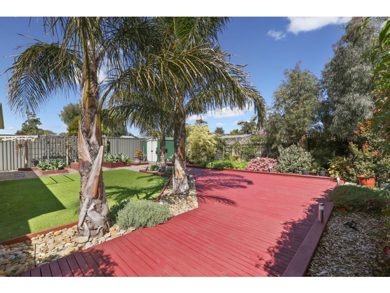 14 Cromwell Drive, Lara VIC 3212