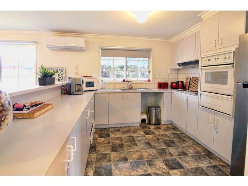 4/28 Cameron Crescent, Lara VIC 3212