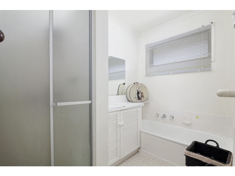 24 Fairfield Avenue, Belmont VIC 3216