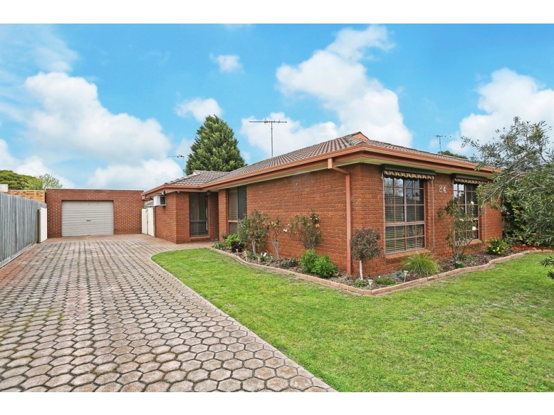 24 Henderson Drive, Lara VIC 3212