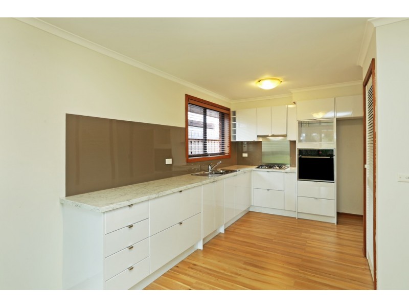 24 Henderson Drive, Lara VIC 3212