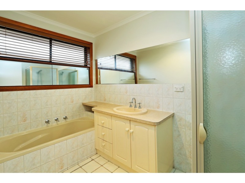 24 Henderson Drive, Lara VIC 3212