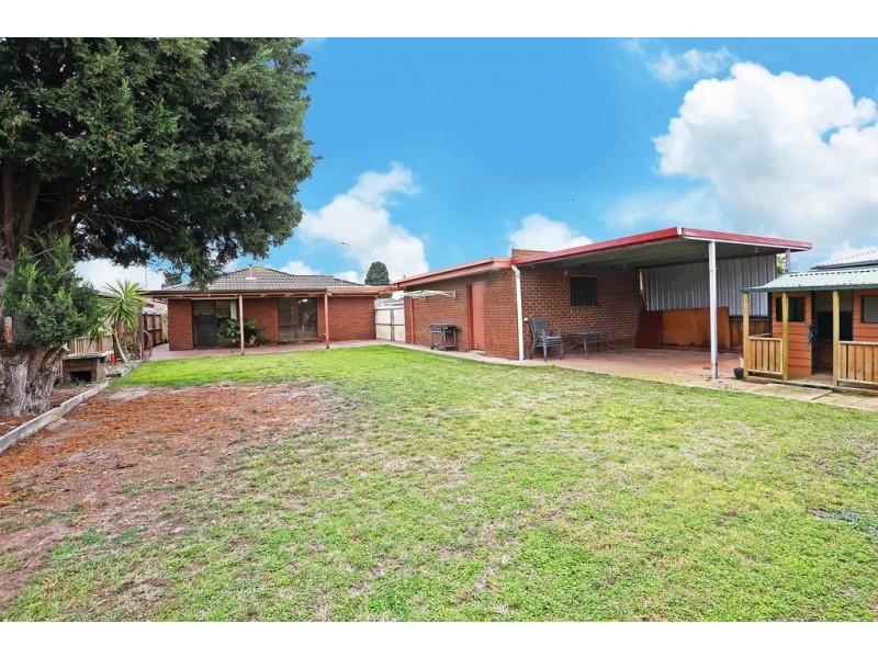24 Henderson Drive, Lara VIC 3212