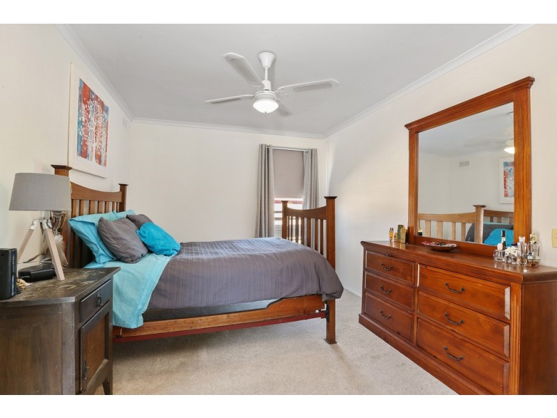 1 Henderson Drive, Lara VIC 3212