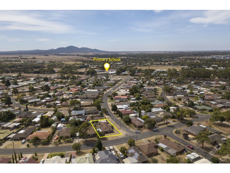 1 Henderson Drive, Lara VIC 3212