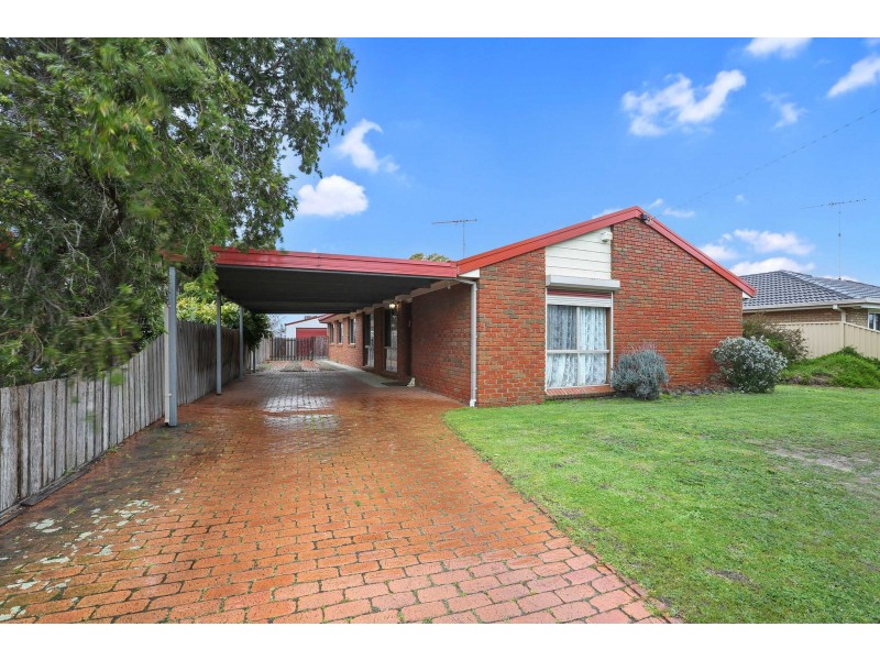 12 Henderson Drive, Lara VIC 3212