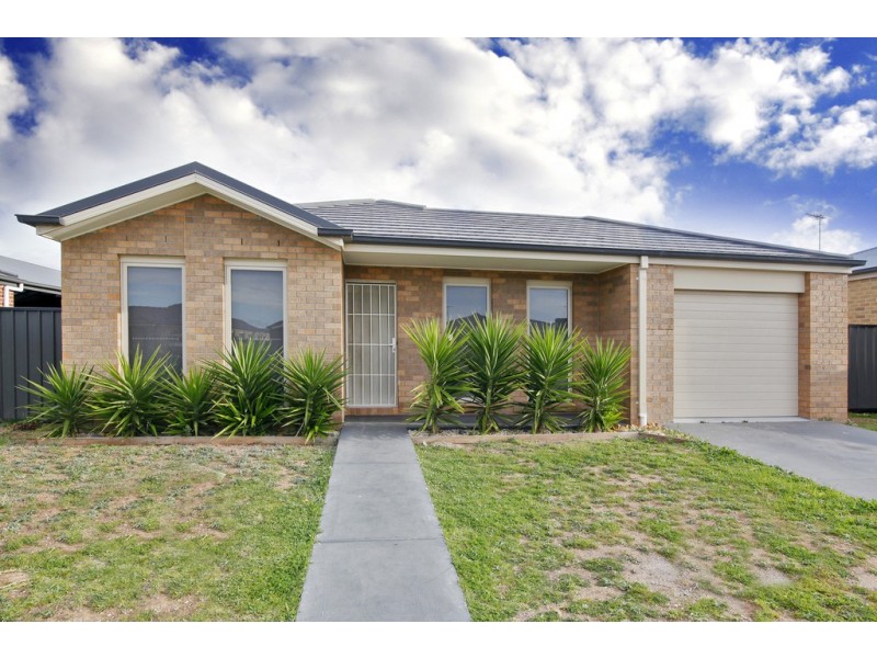 16 Bella Julia Place, Lara VIC 3212