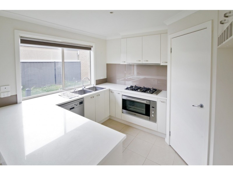 16 Bella Julia Place, Lara VIC 3212