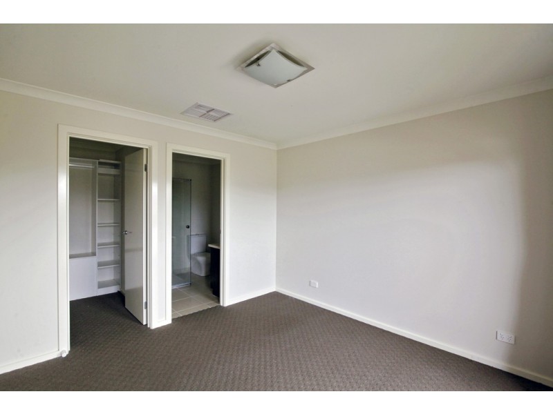 16 Bella Julia Place, Lara VIC 3212