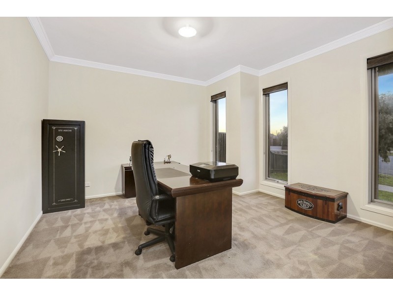 2 Grey Teal Place, Lara VIC 3212