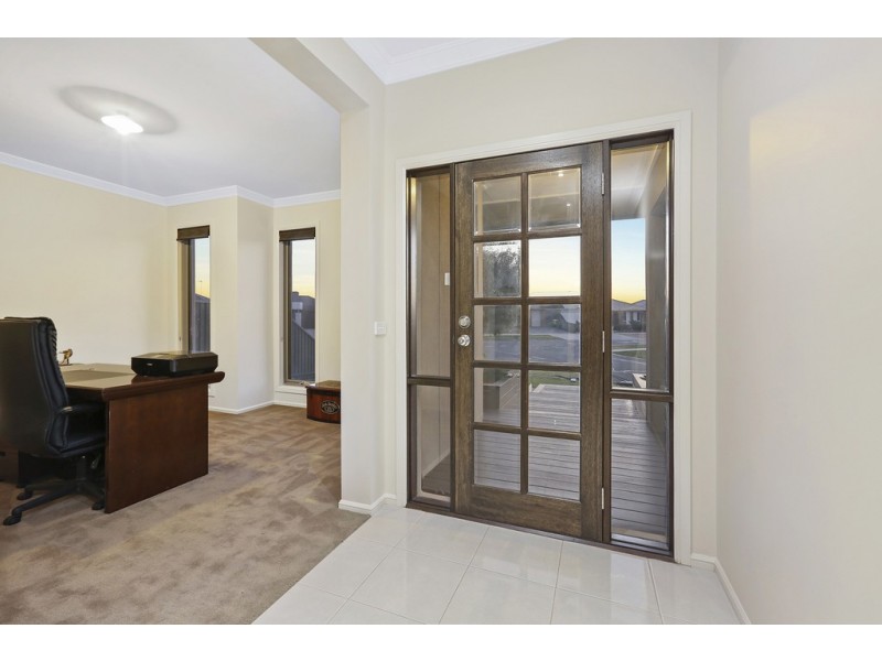 2 Grey Teal Place, Lara VIC 3212