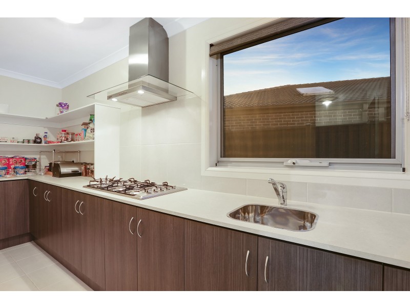 2 Grey Teal Place, Lara VIC 3212