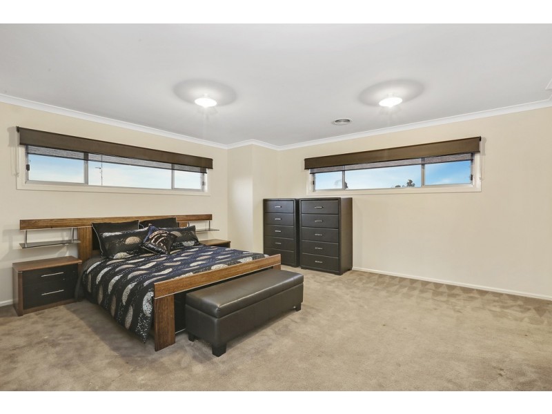 2 Grey Teal Place, Lara VIC 3212