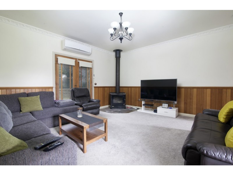 18 Sherwood Grove, Lara VIC 3212