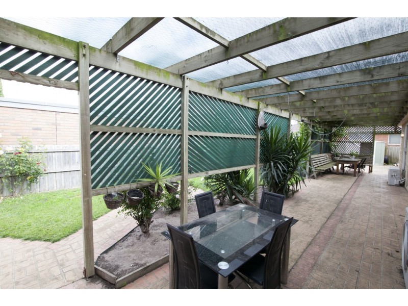 18 Sherwood Grove, Lara VIC 3212