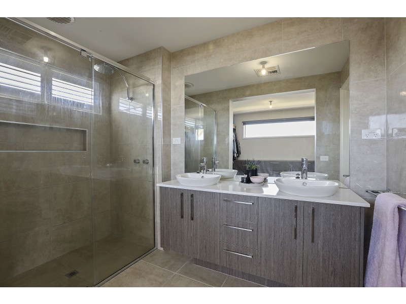 88 Eastlakes Boulevard, Lara VIC 3212