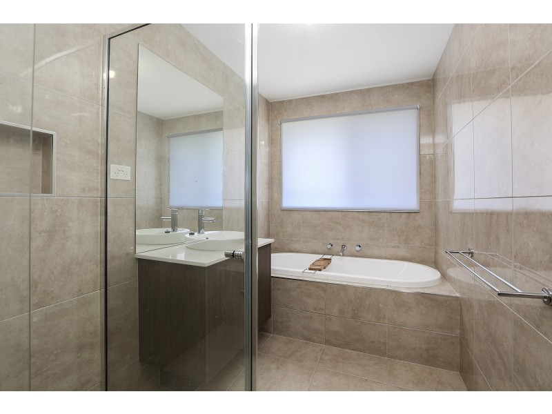 88 Eastlakes Boulevard, Lara VIC 3212