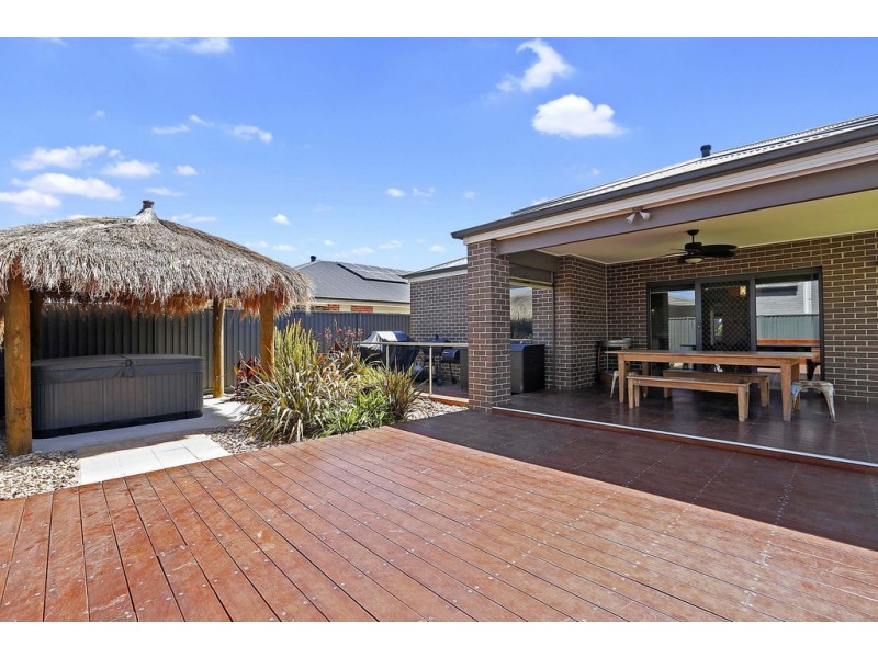 88 Eastlakes Boulevard, Lara VIC 3212