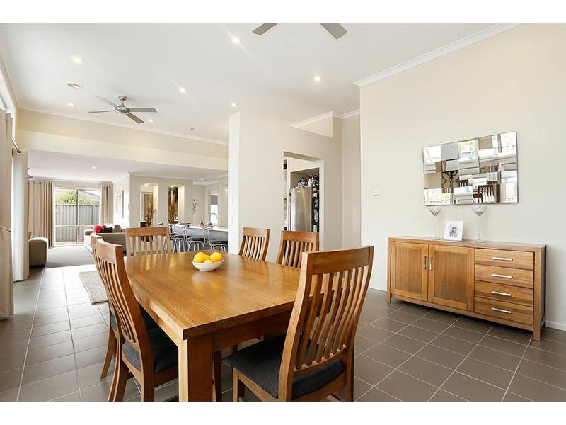 30 Springwater Drive, Lara VIC 3212