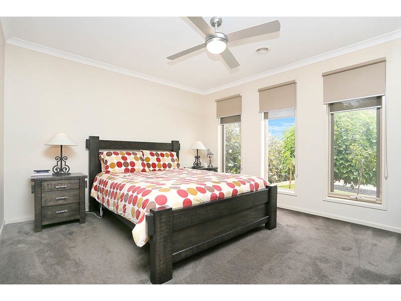 30 Springwater Drive, Lara VIC 3212