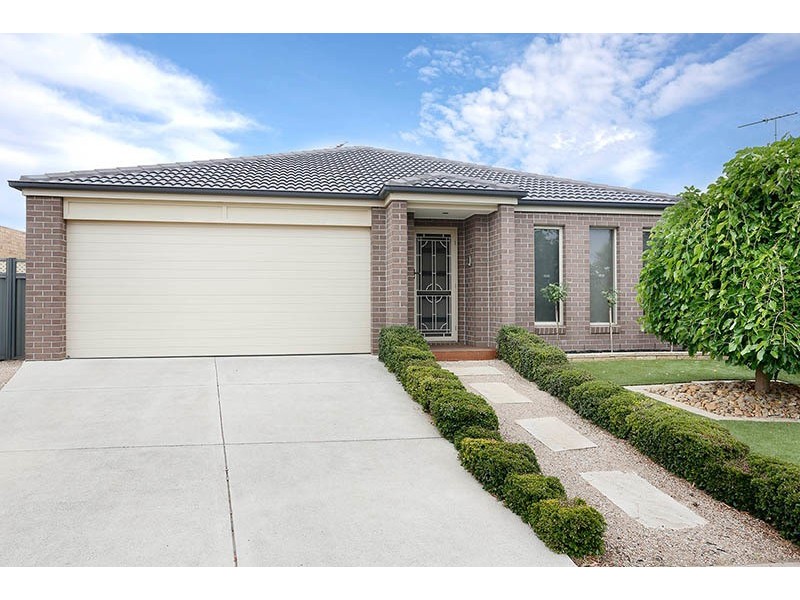30 Springwater Drive, Lara VIC 3212