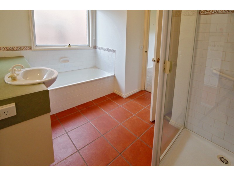 11 Cumberland Drive, Lara VIC 3212