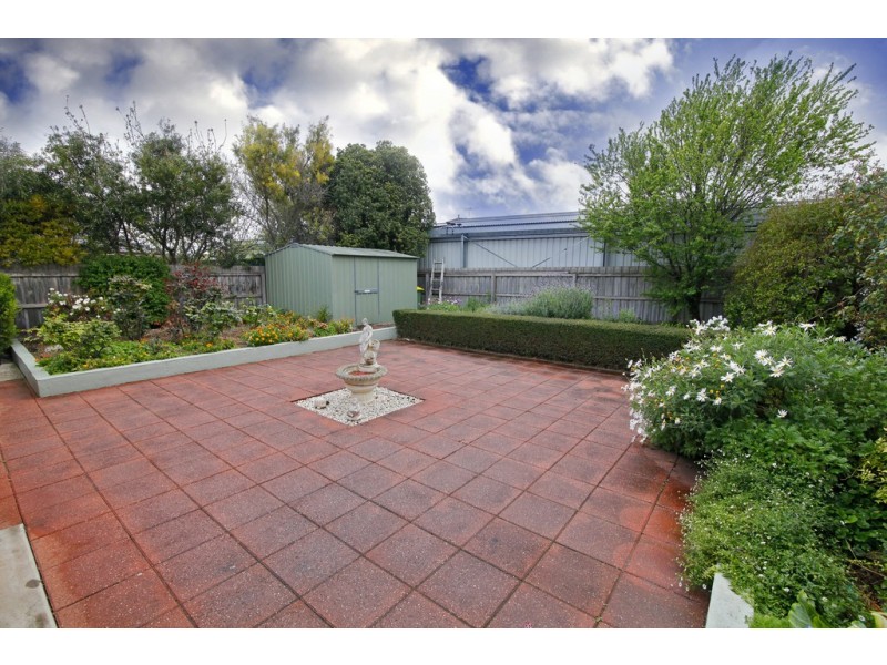 11 Cumberland Drive, Lara VIC 3212