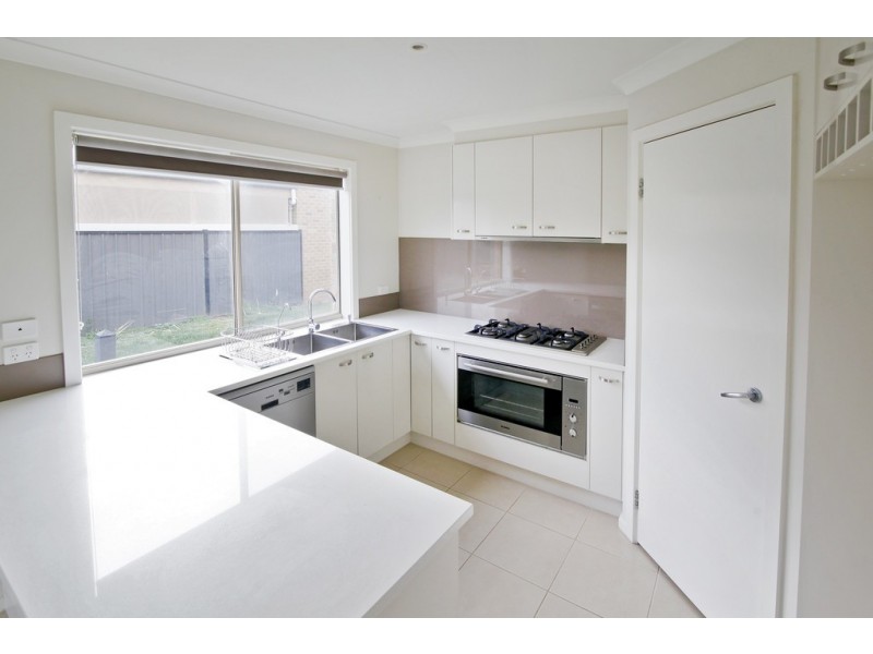 16 Bella Julia Place, Lara VIC 3212