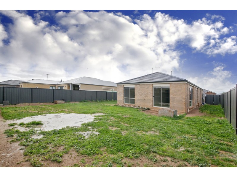 16 Bella Julia Place, Lara VIC 3212