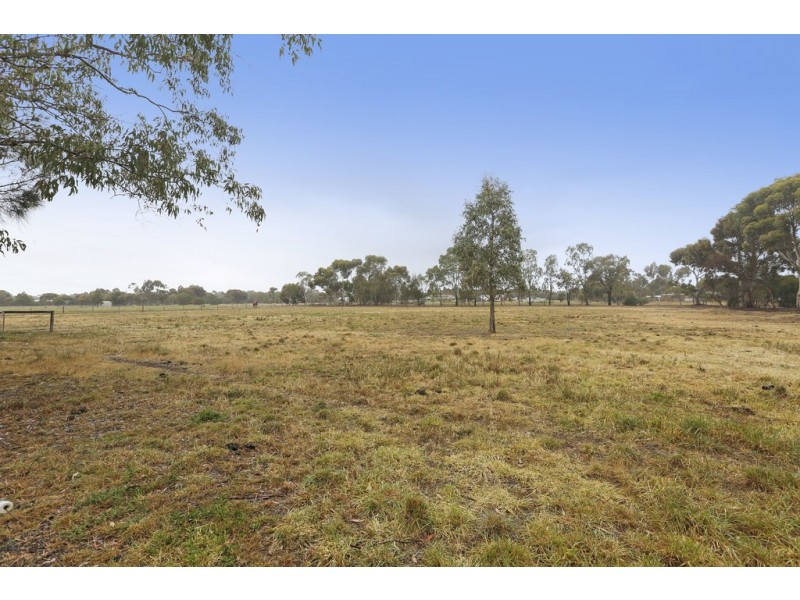 190 Plains Road, Lara VIC 3212