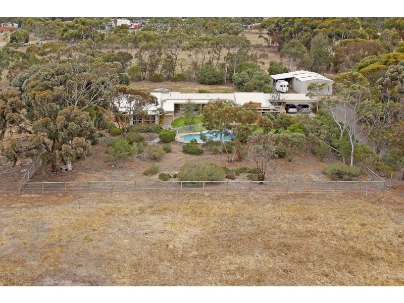 190 Plains Road, Lara VIC 3212