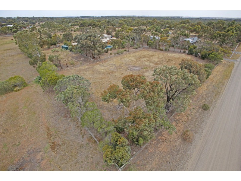 190 Plains Road, Lara VIC 3212