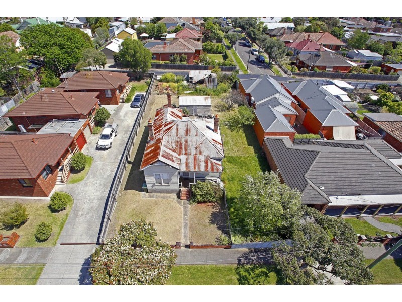 35 Seaview Parade, Belmont VIC 3216