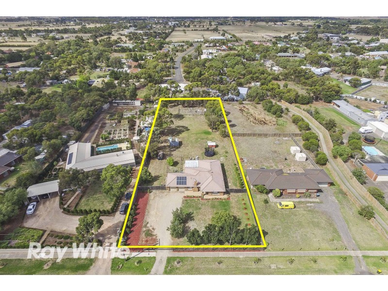 10 Little River Road, Little River VIC 3211