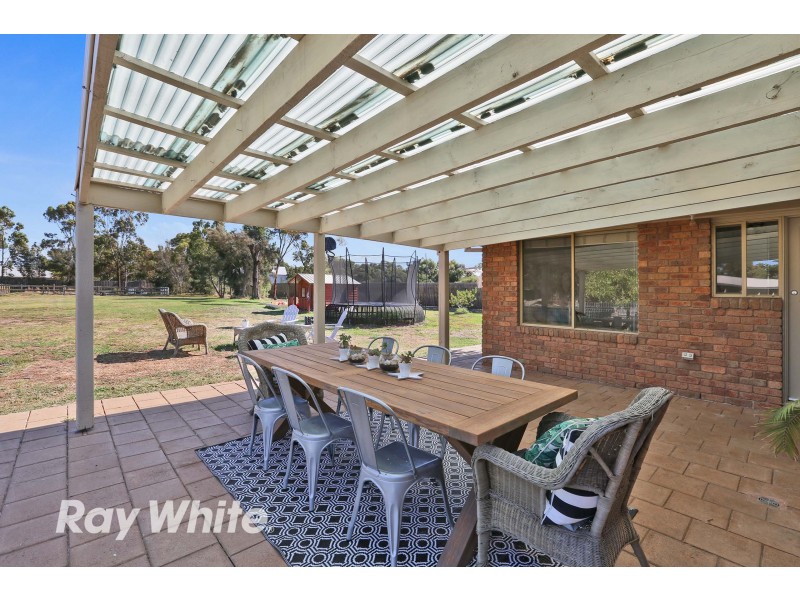 10 Little River Road, Little River VIC 3211