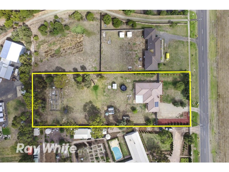 10 Little River Road, Little River VIC 3211