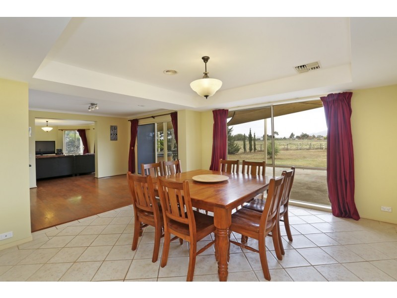 16 Wongalea Drive, Lara VIC 3212