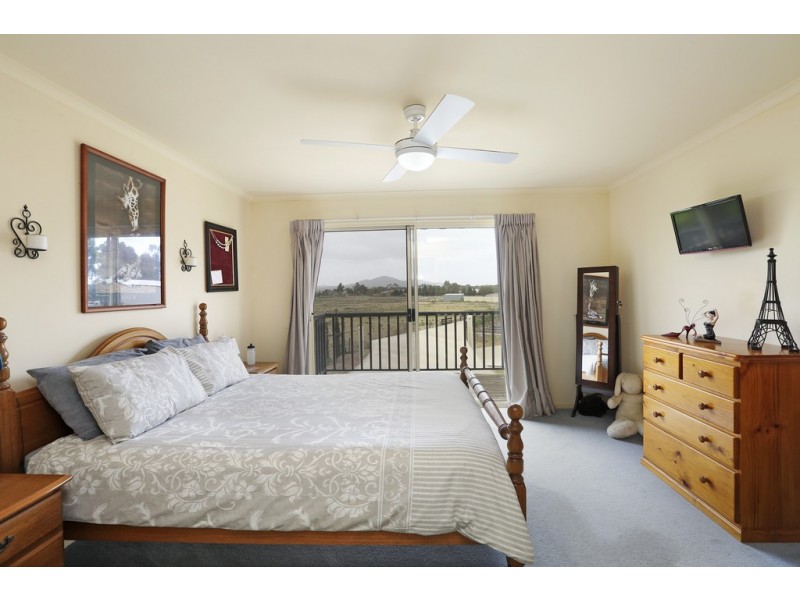 16 Wongalea Drive, Lara VIC 3212