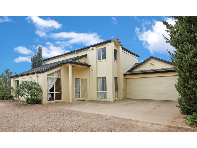 16 Wongalea Drive, Lara VIC 3212