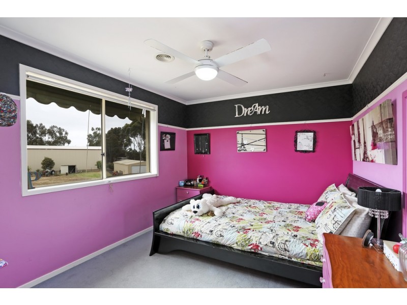 16 Wongalea Drive, Lara VIC 3212