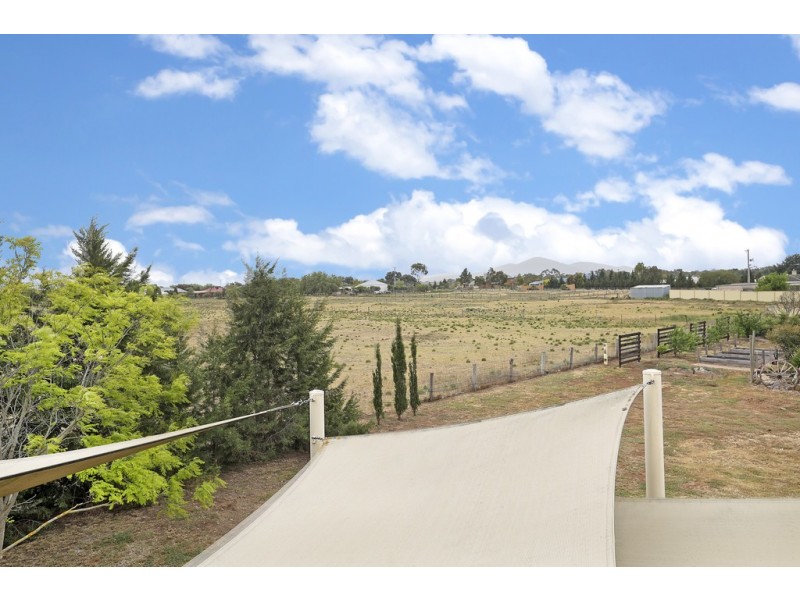 16 Wongalea Drive, Lara VIC 3212