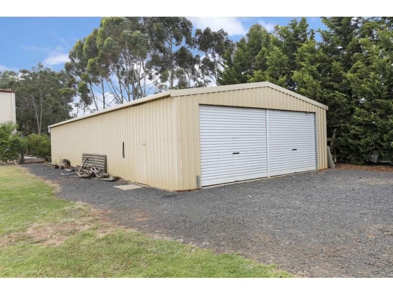 16 Wongalea Drive, Lara VIC 3212