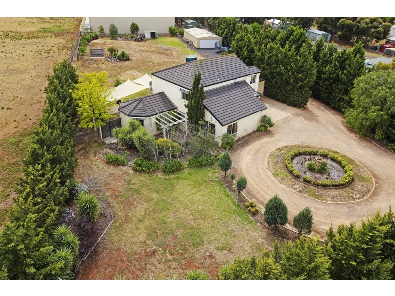 16 Wongalea Drive, Lara VIC 3212