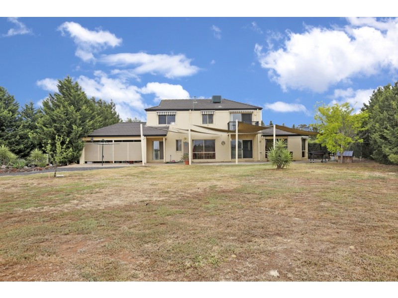 16 Wongalea Drive, Lara VIC 3212
