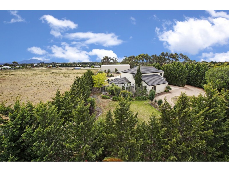 16 Wongalea Drive, Lara VIC 3212